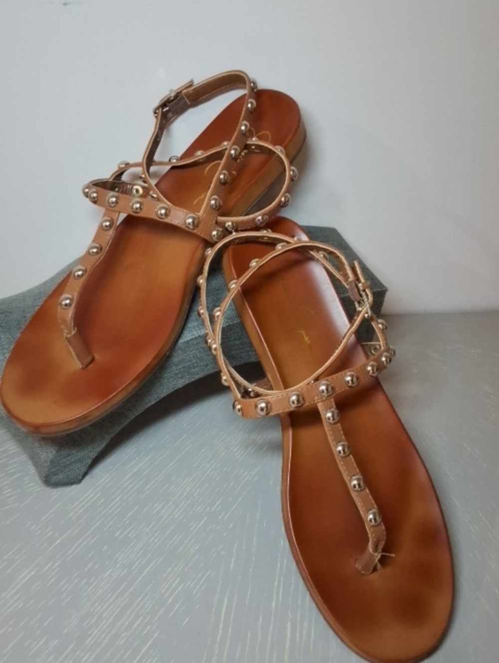 Jessica Simpson Studded T-Strap Flat Sandals Size 9.5M Worn Once